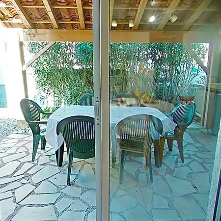 Hotel Pavillon T3 Avec Grande Terrasse Et Avec Piscine Et Tennis